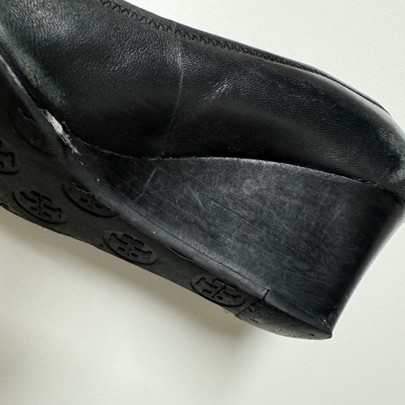 Tory Burch Black Leather Wedge - Picture 14 of 15